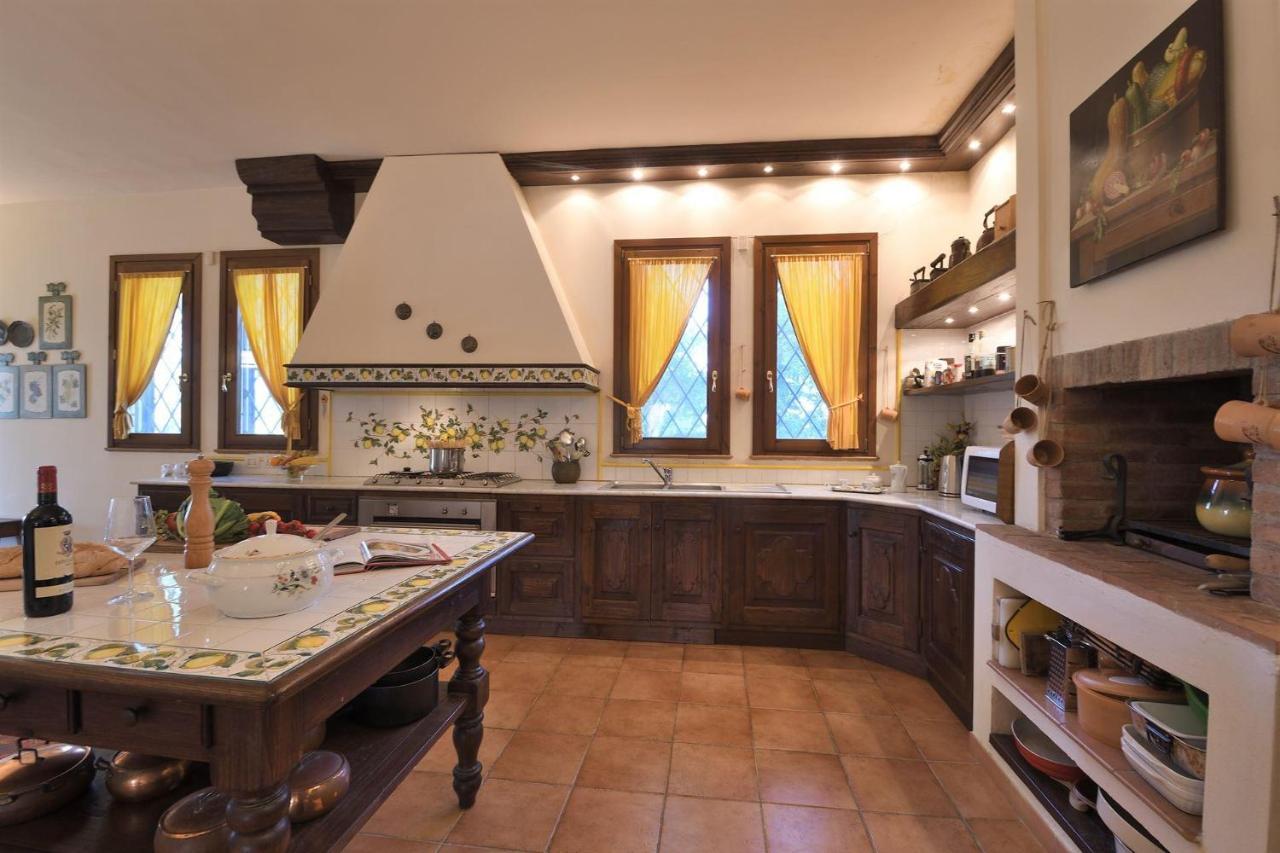 Villa Montalbano 12 Черрето-Гвиди Экстерьер фото